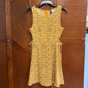 Yellow floral dress, size 6